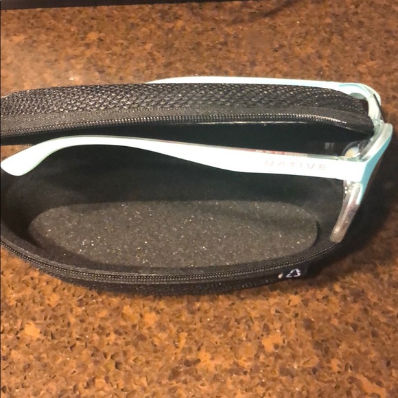 Native sunglasses - Picture 2 of 3